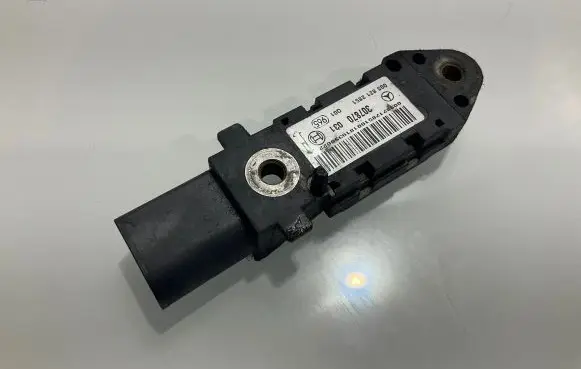 Mercedes-Benz E W211 Airbag deployment crash/impact sensor 0038212851 30787003 A0038212851