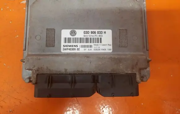 Volkswagen Fox Engine control unit/module ECU 03D906033H