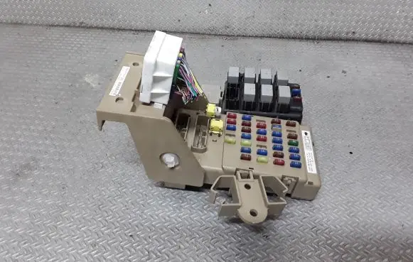 Subaru Forester SH Fuse module 82201FG010
