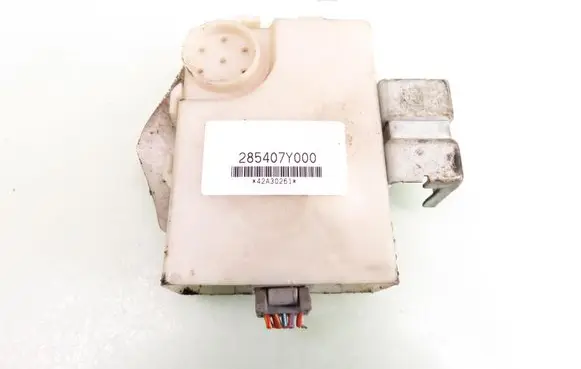 Nissan Maxima A34 Door central lock control unit/module 285407Y000