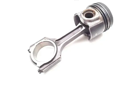 Ford Focus Piston with connecting rod YMF6