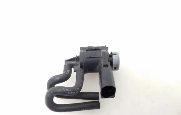 Volkswagen PASSAT B7 Turbo solenoid valve 1K0906283A