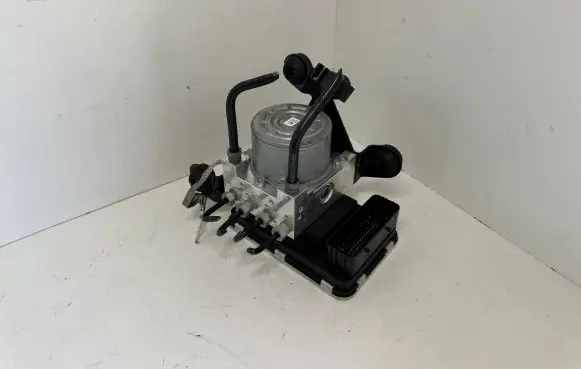 Volvo XC90 ABS Pump 31680099 P31680102 31680102
