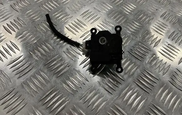 Mazda CX-5 II A/C air flow flap actuator/motor PU13345