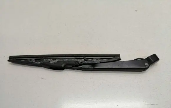 Ford Focus Rear wiper blade arm R17526