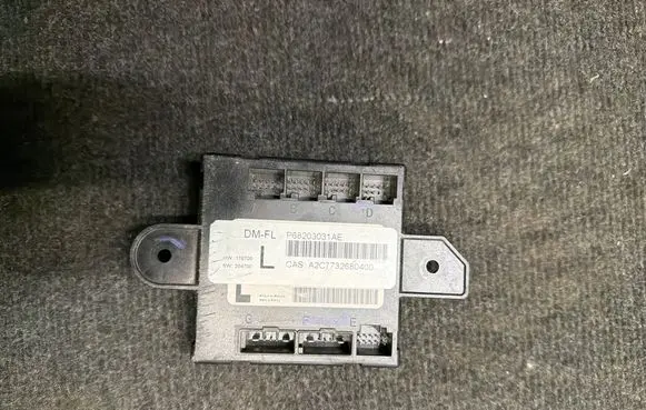 Jeep Grand Cherokee WL Door control unit/module 68203031 P68203031 P68203031AE