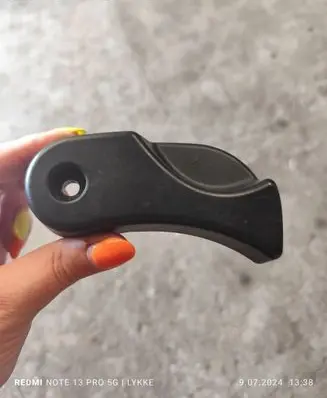 BMW 1 E81 E87 Engine bonnet (hood) release handle 7058117