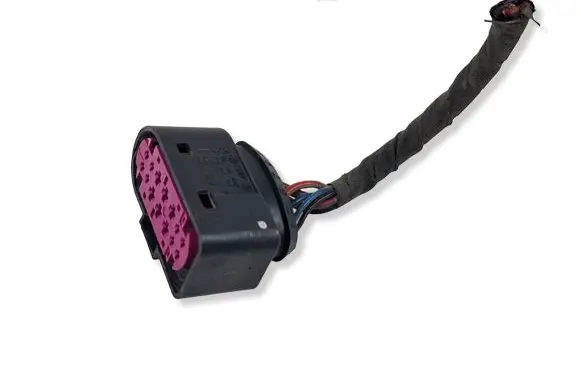 Volkswagen Touran II Headlight/headlamp wiring loom/harness 1J0973737