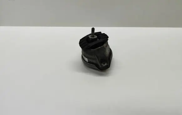 BMW 5 E60 E61 Engine mount bracket 6769874 676987402 15934612