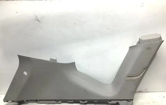 Toyota Prius+ (ZVW40) Rear side glass trim 6247247080