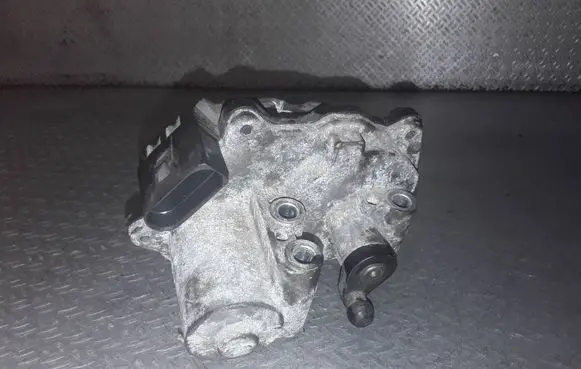 Audi Q7 4L Intake manifold valve actuator/motor 05A129086A