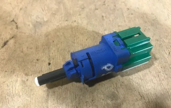 Peugeot 508 Brake pedal sensor switch 9672407680