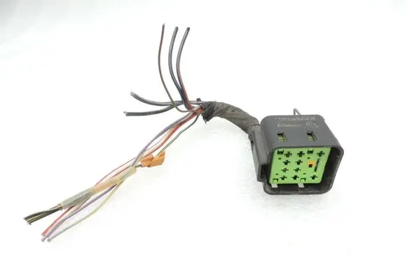 Volkswagen Tiguan Glow plug pre-heat relay 038973721B