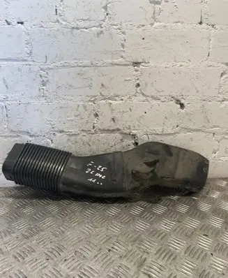 BMW X3 F25 Air intake hose/pipe 7811018