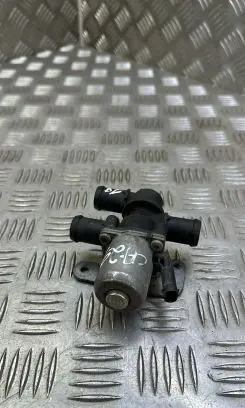 Volkswagen PASSAT B8 Coolant heater control valve 5Q0906457C