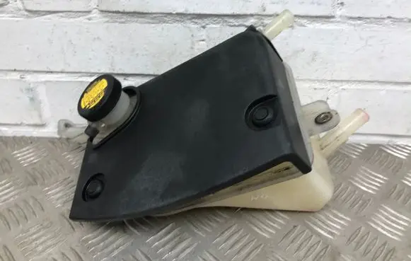 Lexus CT 200H Coolant expansion tank/reservoir