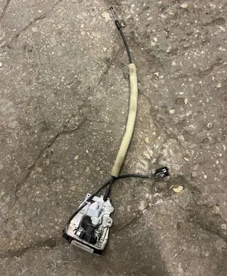 Renault Master III Rear door lock 8200661170