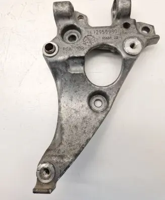 Peugeot 308 Engine mounting bracket 9672950980 6566022