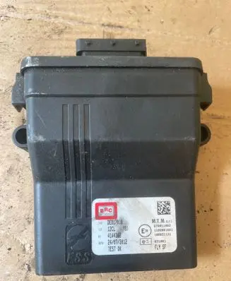 Volkswagen PASSAT B4 LP gas control unit module 10R031131