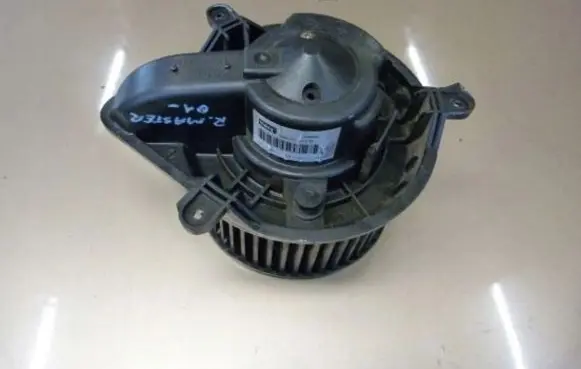 Renault Master II Heater fan/blower 133884M