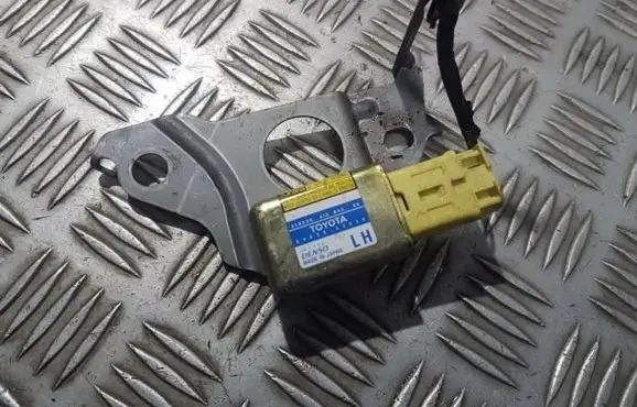 Toyota RAV 4 (XA20) Airbag deployment crash/impact sensor 8983442020