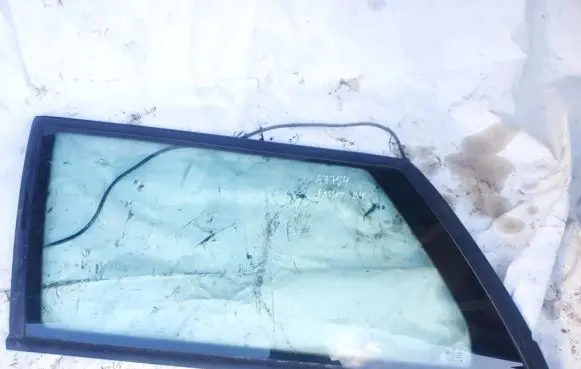 Volkswagen PASSAT B4 Rear side window