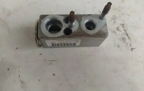 Citroen Berlingo Air conditioning (A/C) expansion valve A311010E0A 52281890