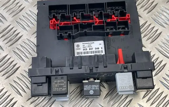 Volkswagen Jetta V Other control units/modules 3C0937049E
