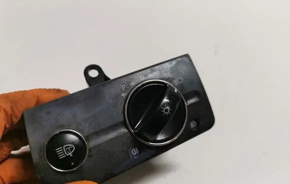 Mercedes-Benz E W211 Light switch 2115450404