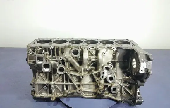 BMW 7 G11 G12 Engine block 8597702