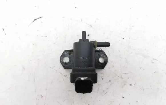 Peugeot 508 Vacuum valve 