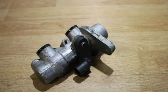 Volkswagen PASSAT B6 Master brake cylinder