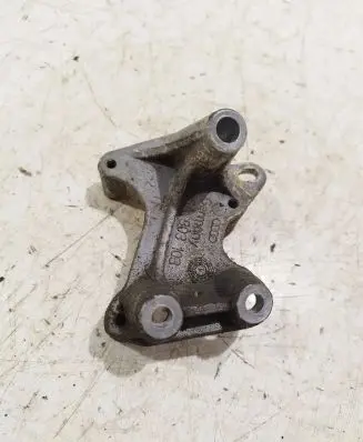 Volkswagen Golf Plus Engine mounting bracket 06a903103