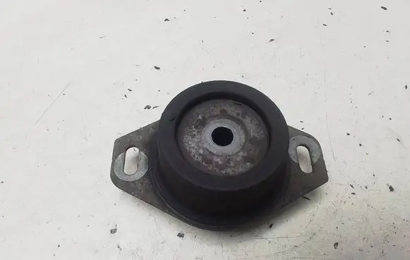 Engine mount bracket