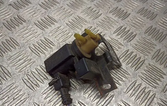 Opel Insignia A Valve vacuum 55573362