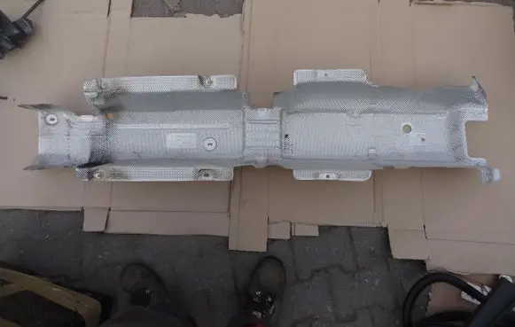 Opel Insignia B Exhaust heat shield 84616222