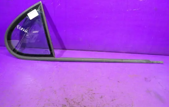 Seat Leon (1M) Front door window glass four-door
