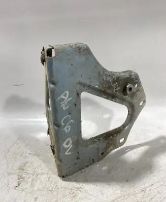 Audi A6 S6 C6 4F Front splash guards bracket 4f0821136a