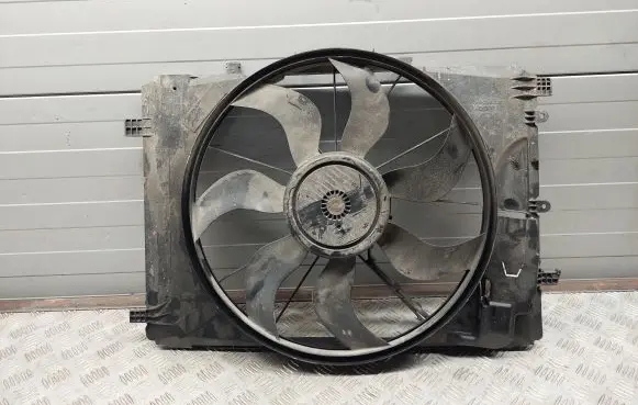 Mercedes-Benz GLA W156 Electric radiator cooling fan 0130308425 1137328656 3136613450
