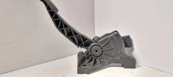 Mitsubishi Colt Accelerator throttle pedal Mn125793
