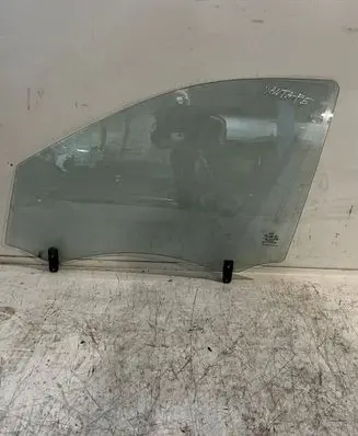 Hyundai Santa Fe Front door window glass four-door 43R000382 E000008