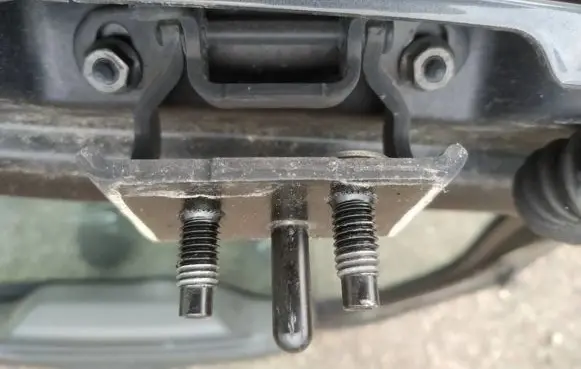 Volvo C30 Tailgate/trunk/boot hinge