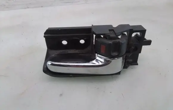 Toyota Avensis T250 Front door interior handle