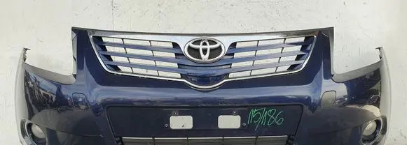 Toyota Avensis T270 Front bumper 