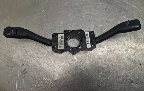 Audi A6 S6 C5 4B Wiper turn signal indicator stalk/switch 8L0953513H