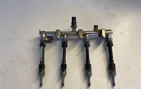 Renault Kadjar Fuel main line pipe 175222462R 1832931109
