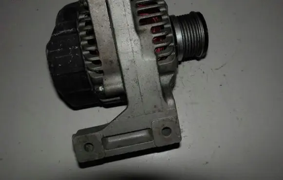 Volvo V70 Generator/alternator 76677899