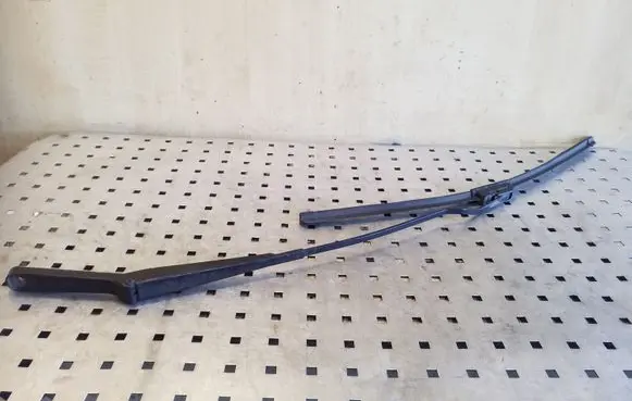 Volkswagen Transporter - Caravelle T4 Front wiper blade arm 701955410A