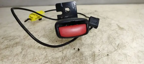 Volvo C30 Rear seatbelt buckle 8686941
