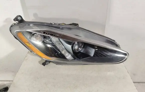 Maserati GranTurismo Headlight/headlamp